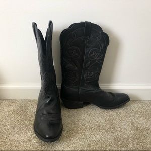 Black Ariat cowboy boots